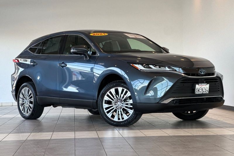 Toyota Venza Vehicle Full-screen Gallery Image 02