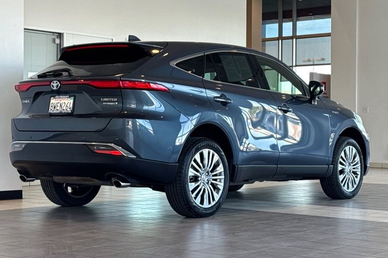 Toyota Venza Vehicle Full-screen Gallery Image 04