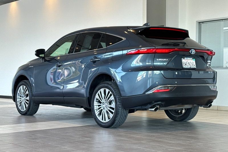 Toyota Venza Vehicle Full-screen Gallery Image 06