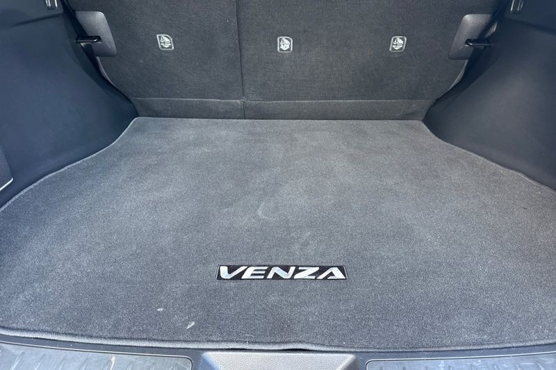 Toyota Venza Vehicle Full-screen Gallery Image 15