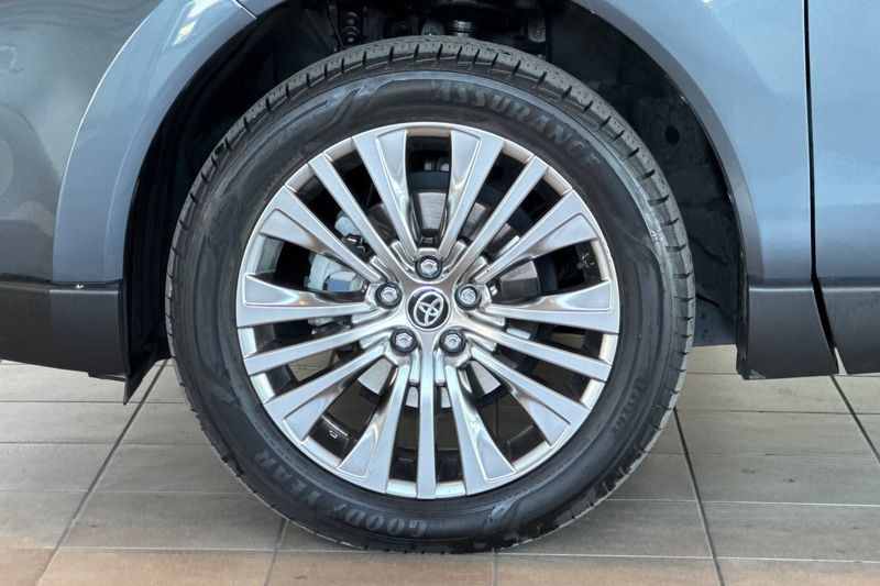 Toyota Venza Vehicle Full-screen Gallery Image 26