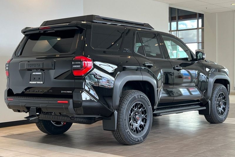 Toyota 4Runner i-FORCE MAX Hybrid Vehicle Full-screen Gallery Image 05