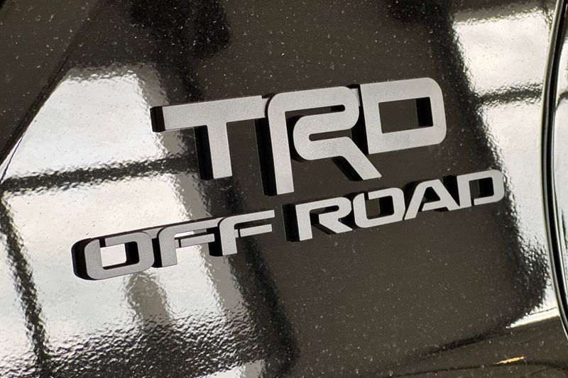 Toyota 4Runner i-FORCE MAX Hybrid Vehicle Full-screen Gallery Image 07