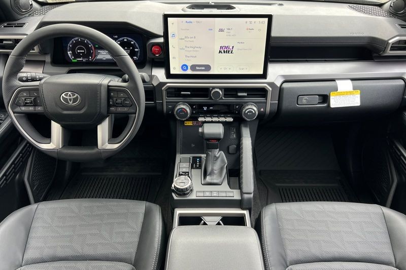 Toyota 4Runner i-FORCE MAX Hybrid Vehicle Full-screen Gallery Image 11