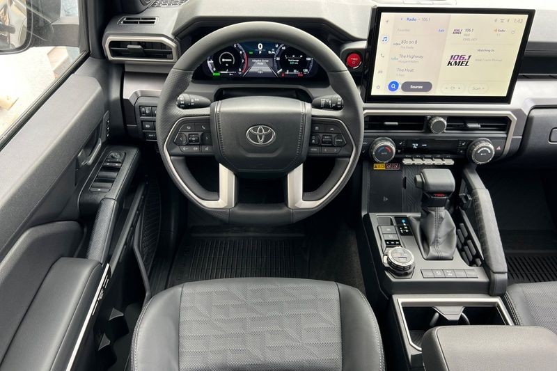 Toyota 4Runner i-FORCE MAX Hybrid Vehicle Full-screen Gallery Image 12