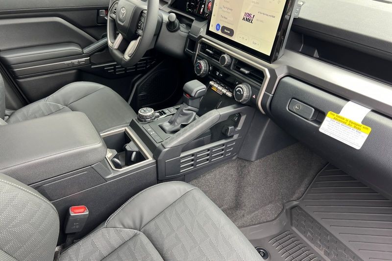 Toyota 4Runner i-FORCE MAX Hybrid Vehicle Full-screen Gallery Image 14
