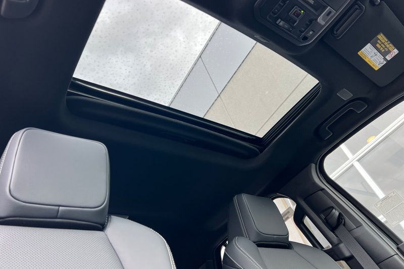 Toyota 4Runner i-FORCE MAX Hybrid Vehicle Full-screen Gallery Image 15