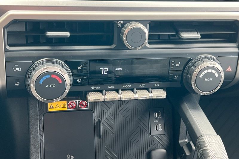 Toyota 4Runner i-FORCE MAX Hybrid Vehicle Full-screen Gallery Image 18