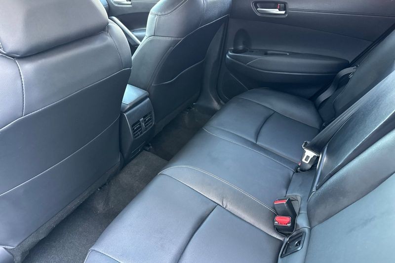 Toyota Corolla Cross Vehicle Full-screen Gallery Image 12