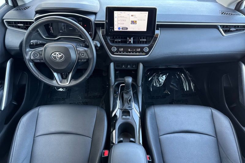 Toyota Corolla Cross Vehicle Full-screen Gallery Image 13