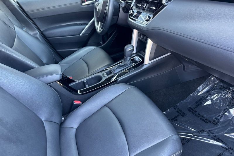 Toyota Corolla Cross Vehicle Full-screen Gallery Image 16