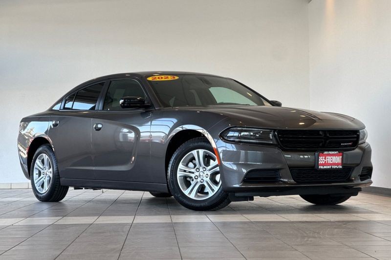 Dodge Charger Vehicle Full-screen Gallery Image 02
