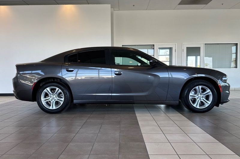 Dodge Charger Vehicle Full-screen Gallery Image 03