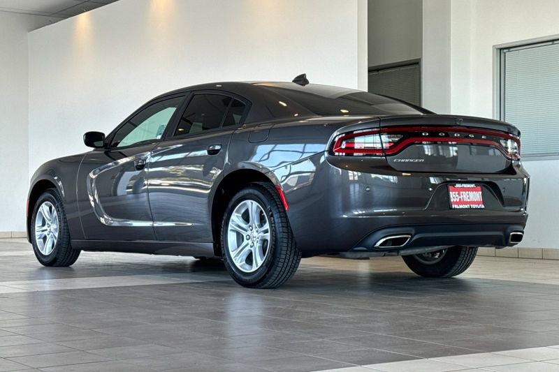 Dodge Charger Vehicle Full-screen Gallery Image 06