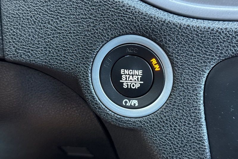 Dodge Charger Vehicle Full-screen Gallery Image 21