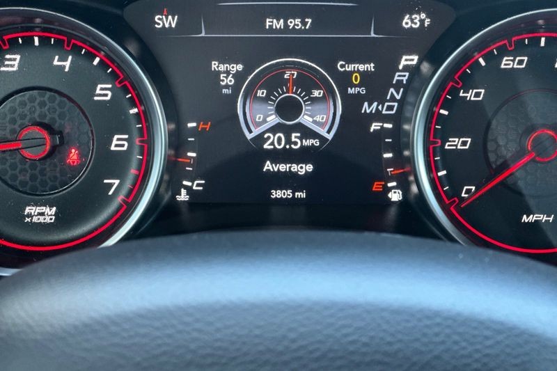 Dodge Charger Vehicle Full-screen Gallery Image 24