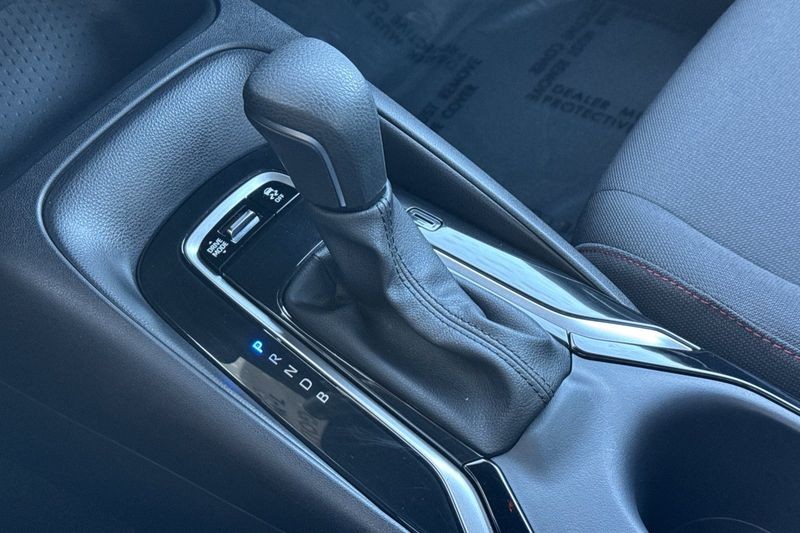 Toyota Corolla Vehicle Full-screen Gallery Image 20
