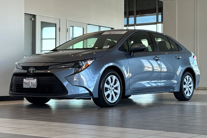 Toyota Corolla Vehicle Full-screen Gallery Image 08