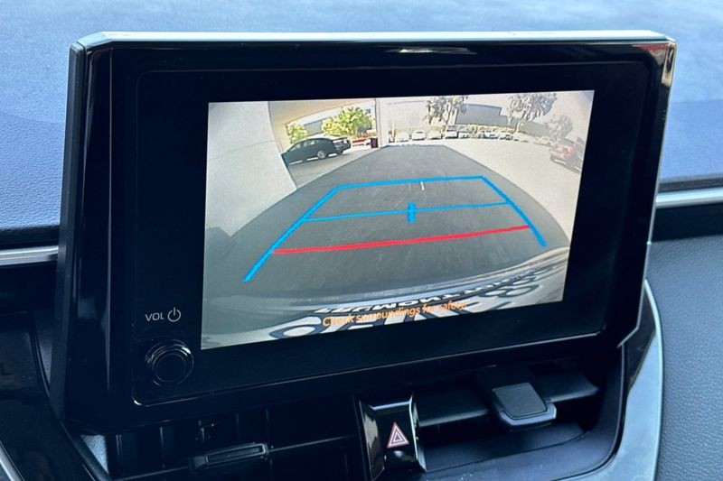 Toyota Corolla Vehicle Full-screen Gallery Image 18