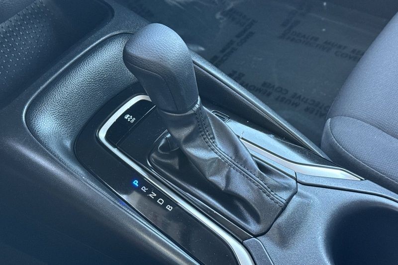 Toyota Corolla Vehicle Full-screen Gallery Image 20