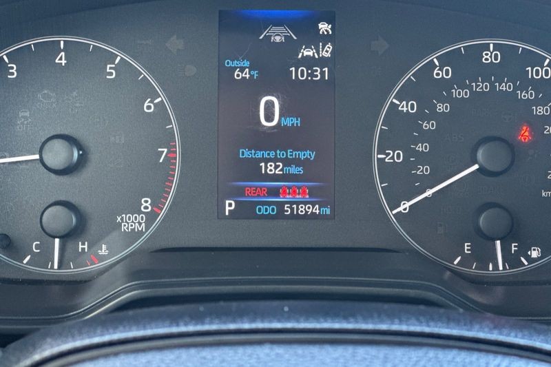 Toyota Corolla Vehicle Full-screen Gallery Image 23