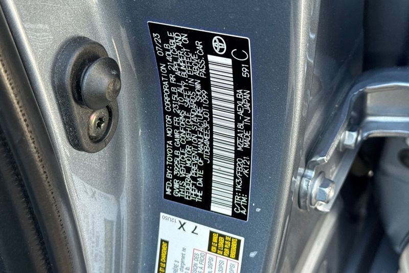 Toyota Corolla Vehicle Full-screen Gallery Image 27