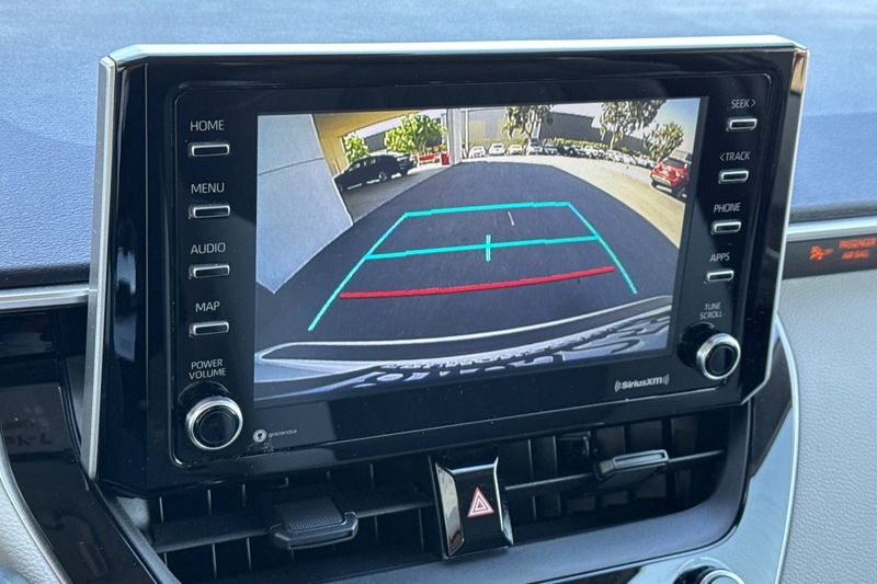 Toyota Corolla Vehicle Full-screen Gallery Image 18