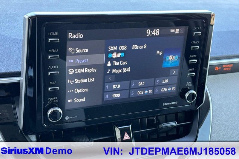 Toyota Corolla Vehicle Full-screen Gallery Image 26