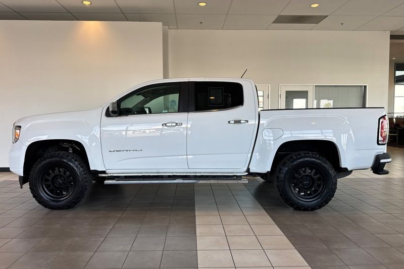 GMC Canyon Vehicle Full-screen Gallery Image 07