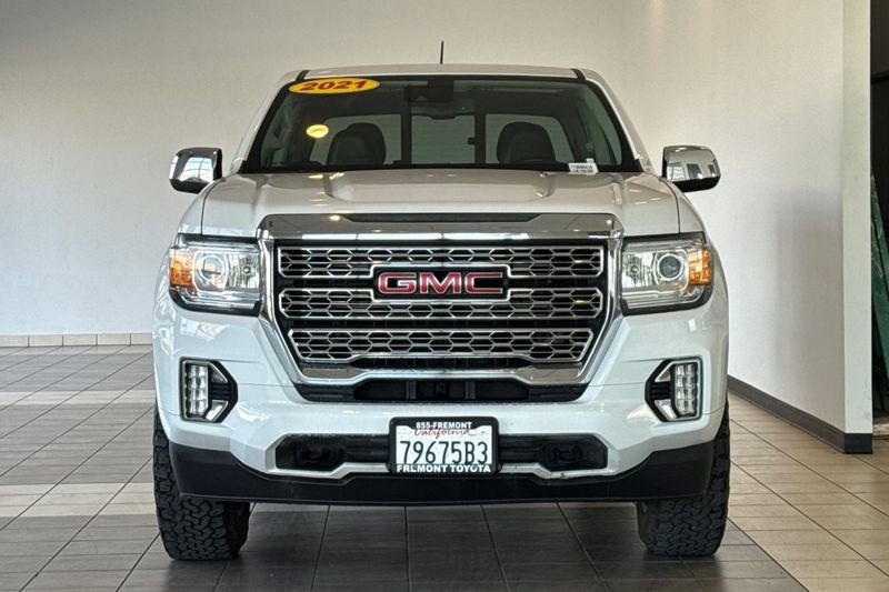 GMC Canyon Vehicle Full-screen Gallery Image 09