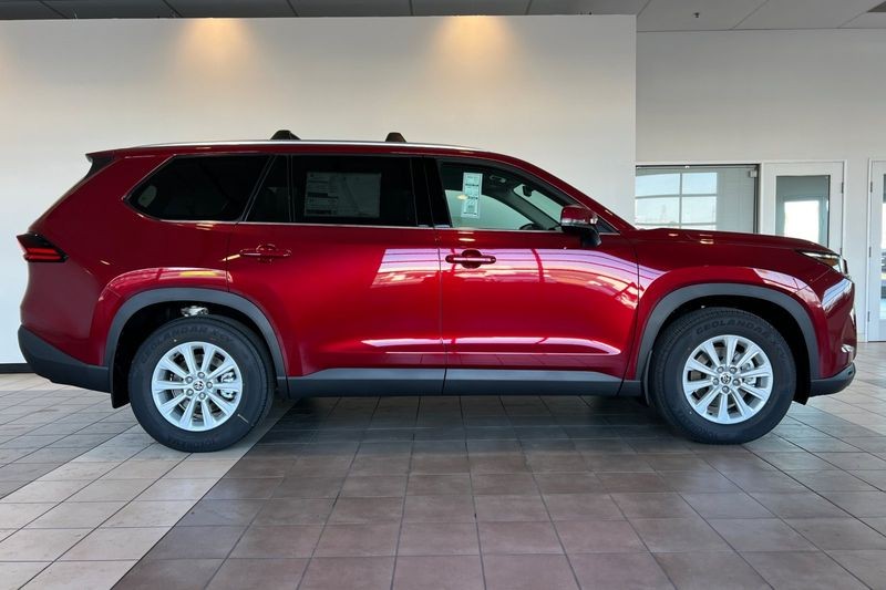 Toyota Grand Highlander Hybrid Vehicle Full-screen Gallery Image 04