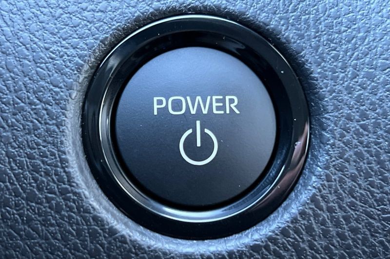 Toyota Camry Vehicle Full-screen Gallery Image 19