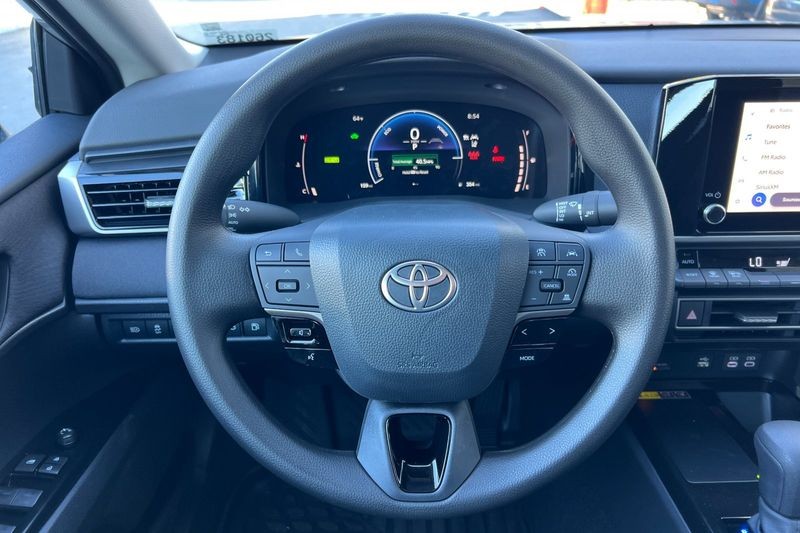Toyota Camry Vehicle Full-screen Gallery Image 20