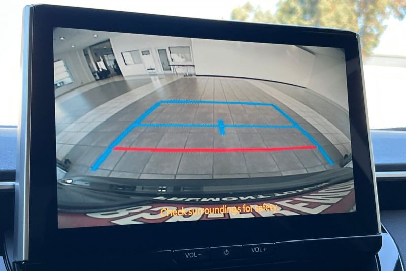 Toyota Corolla Hybrid Vehicle Full-screen Gallery Image 16