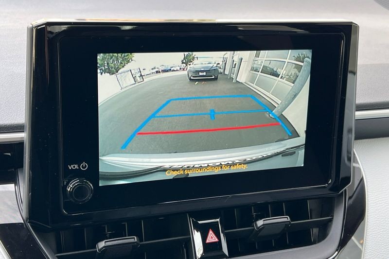Toyota Corolla Hybrid Vehicle Full-screen Gallery Image 16