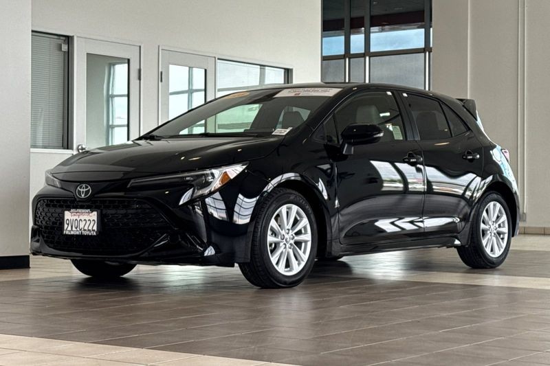 Toyota Corolla Hatchback Vehicle Full-screen Gallery Image 08