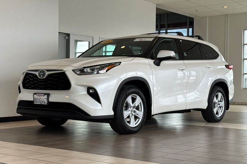 Toyota Highlander Vehicle Full-screen Gallery Image 08