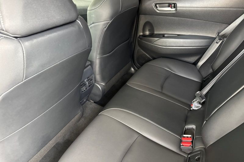 Toyota Corolla Cross Vehicle Full-screen Gallery Image 12