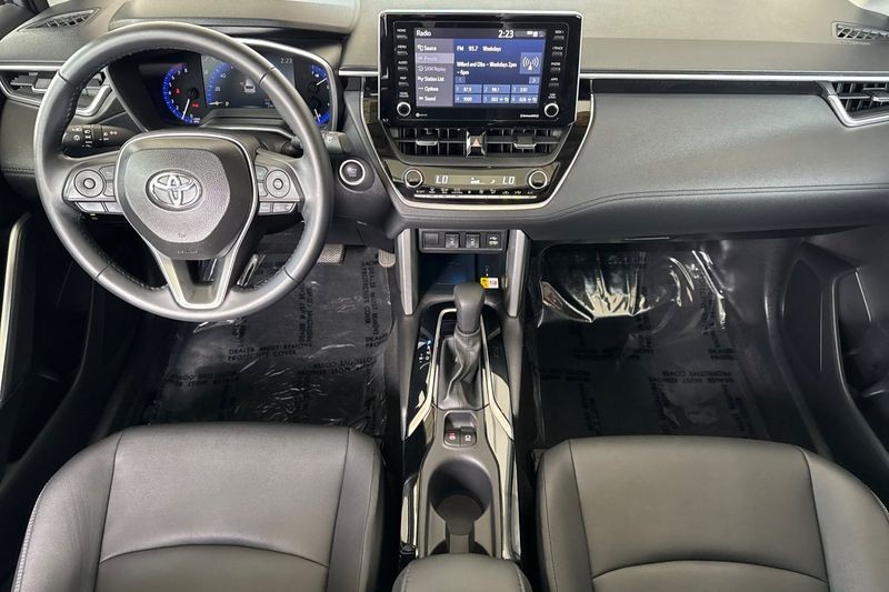 Toyota Corolla Cross Vehicle Full-screen Gallery Image 13