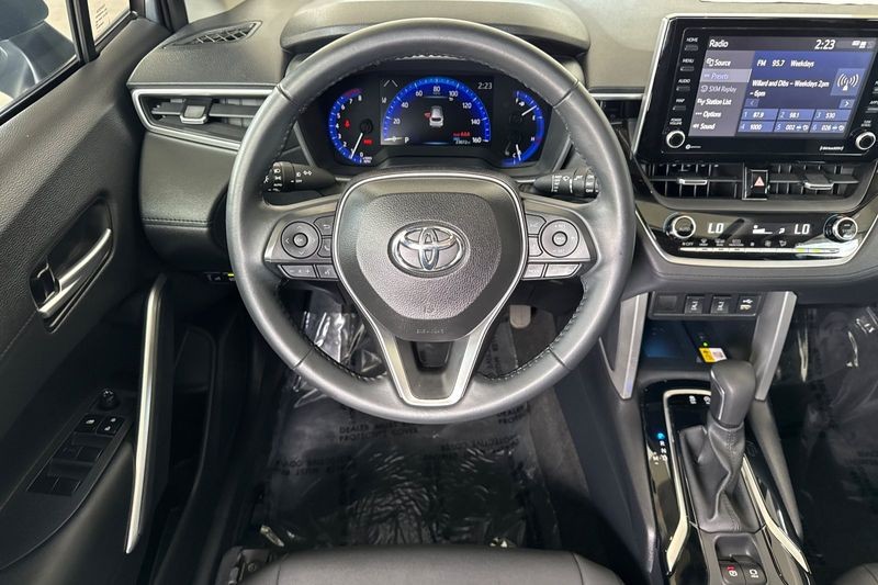 Toyota Corolla Cross Vehicle Full-screen Gallery Image 14
