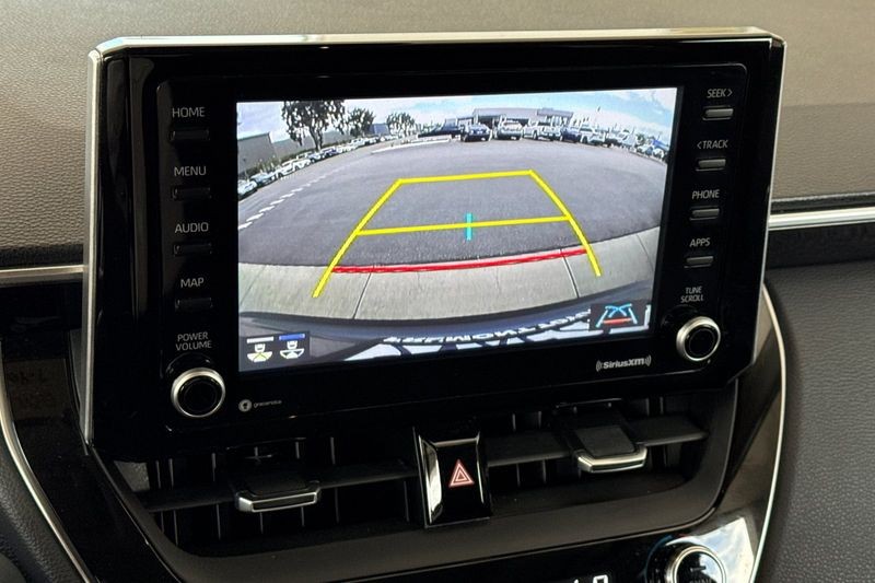 Toyota Corolla Cross Vehicle Full-screen Gallery Image 19