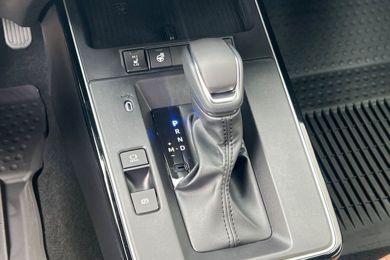 Toyota Corolla Cross Vehicle Full-screen Gallery Image 18