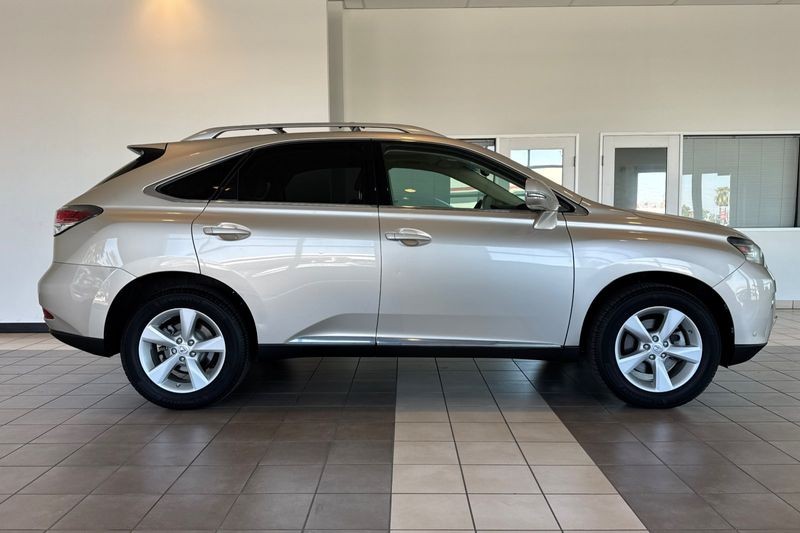 Lexus RX 350 Vehicle Full-screen Gallery Image 03
