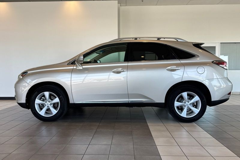 Lexus RX 350 Vehicle Full-screen Gallery Image 07