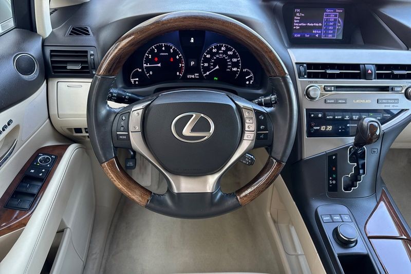 Lexus RX 350 Vehicle Full-screen Gallery Image 14