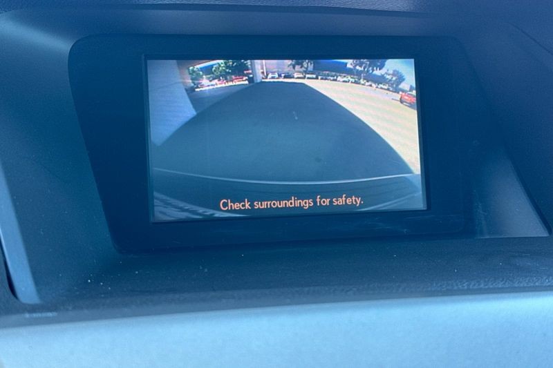 Lexus RX 350 Vehicle Full-screen Gallery Image 19