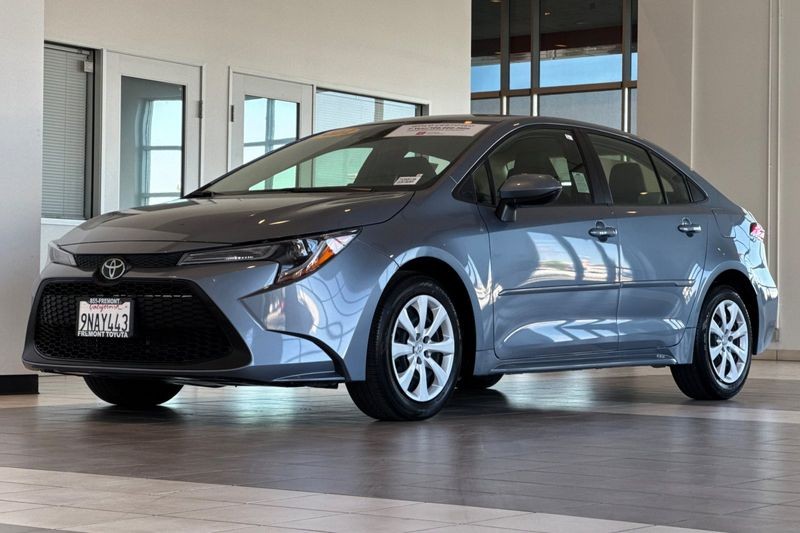 Toyota Corolla Vehicle Full-screen Gallery Image 08