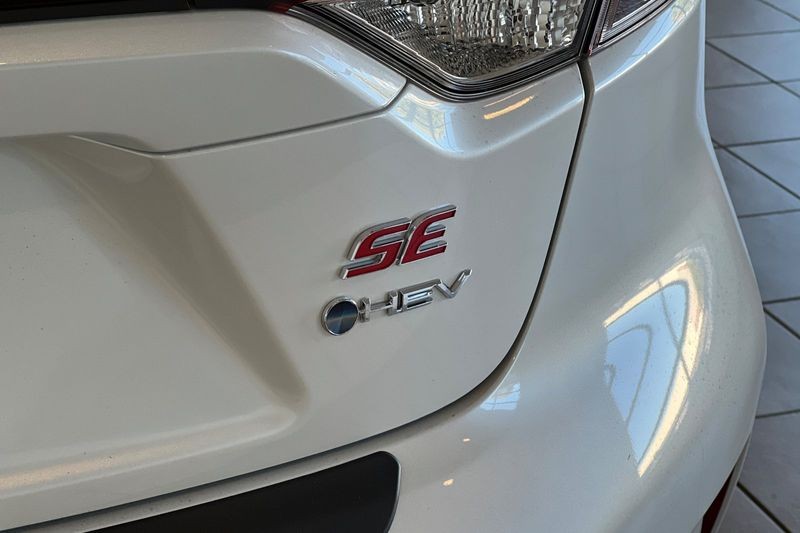 Toyota Corolla Hybrid Vehicle Full-screen Gallery Image 07