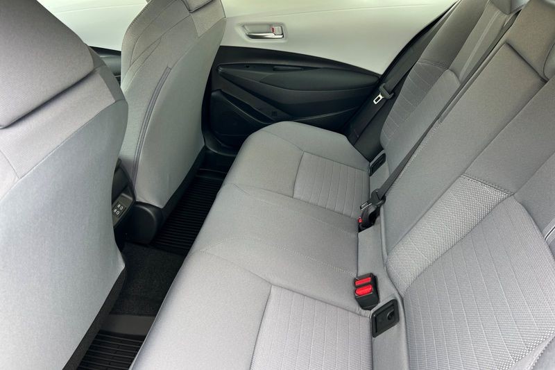 Toyota Corolla Hybrid Vehicle Full-screen Gallery Image 10