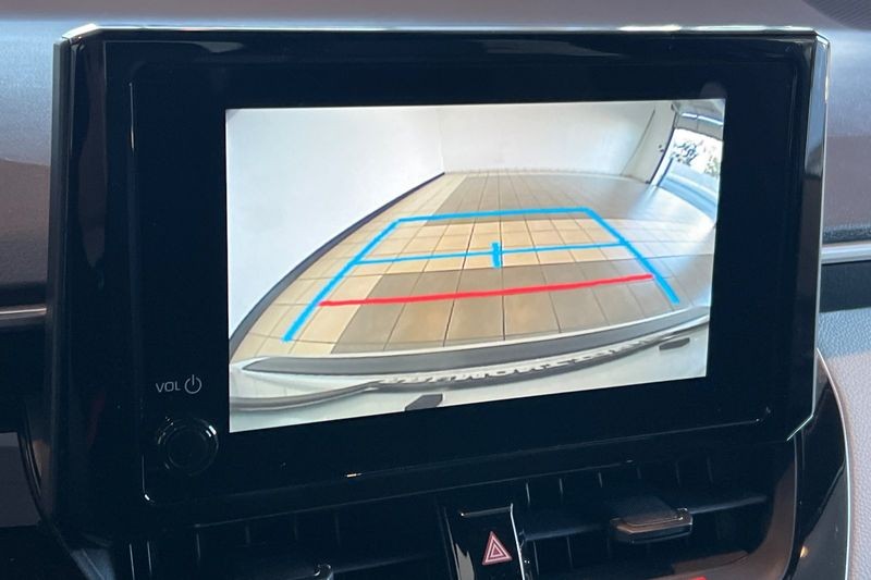 Toyota Corolla Hybrid Vehicle Full-screen Gallery Image 16